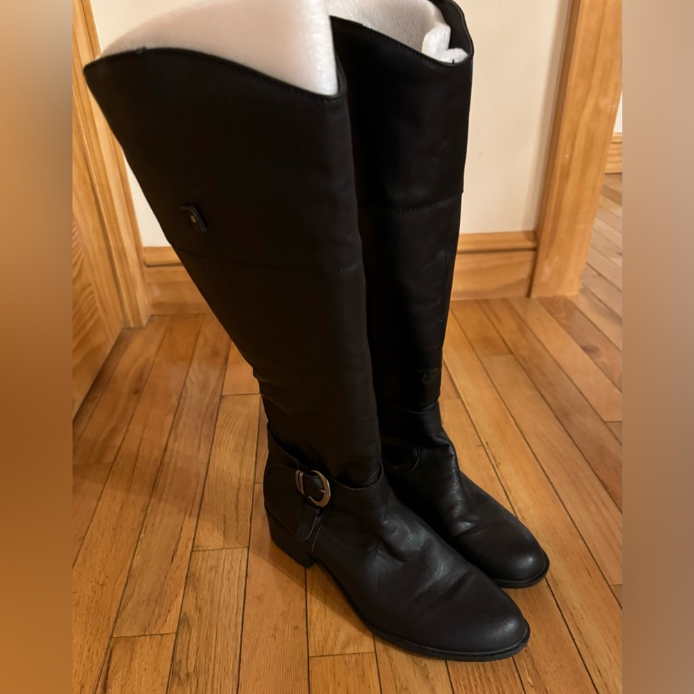 Ladies black boots size 10